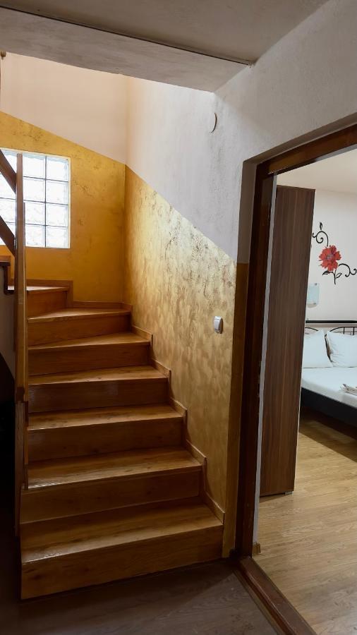 Hotel Casa Linistita Chiscau Zewnętrze zdjęcie