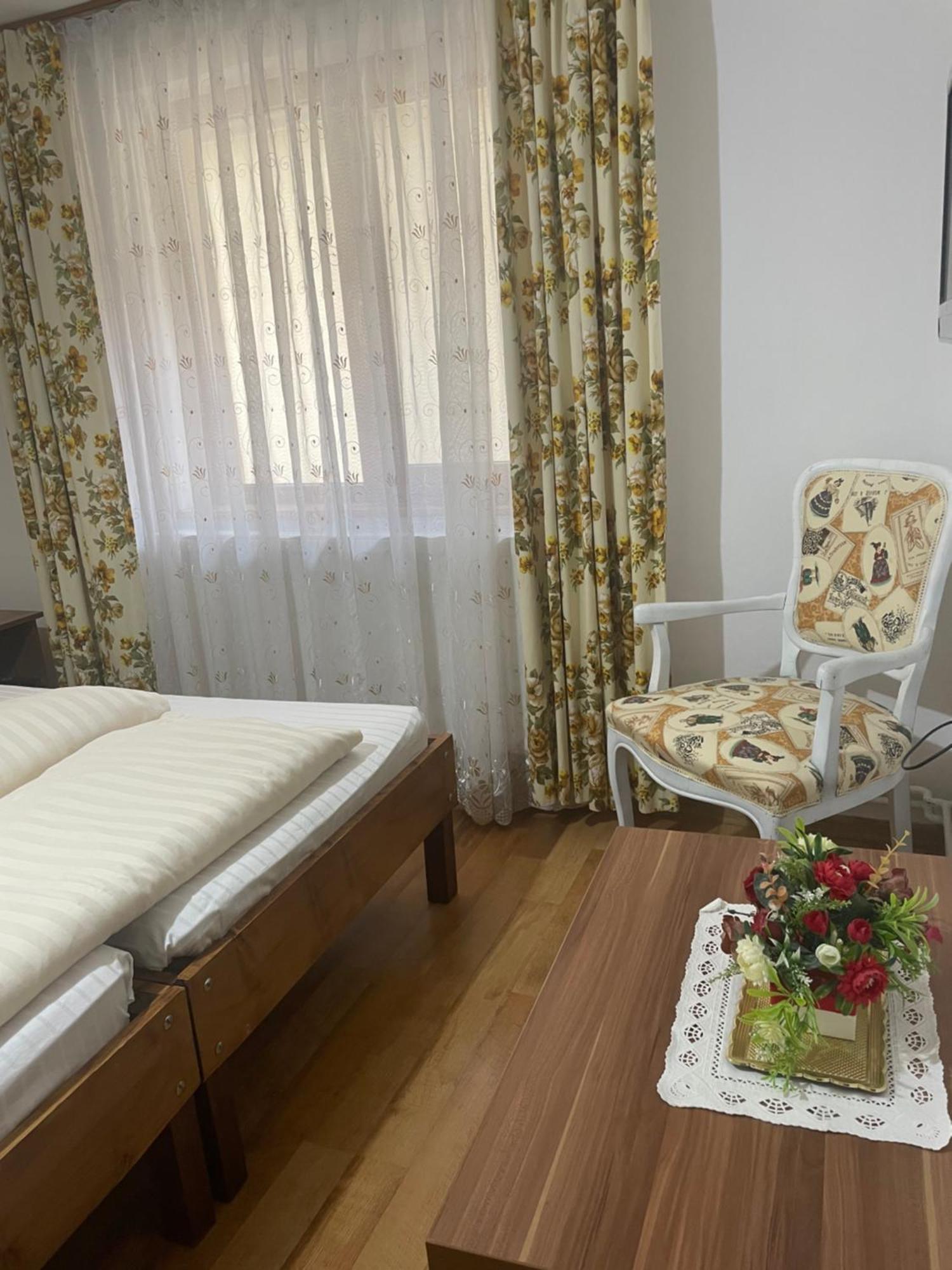 Hotel Casa Linistita Chiscau Zewnętrze zdjęcie